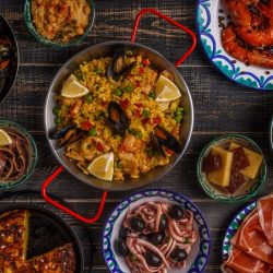 różne dania kuchni hiszpańskiej