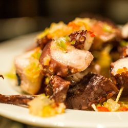 ośmiornica na talerzu