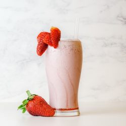 Shake truskawkowy