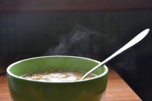 Zupa błyskawiczna w misce